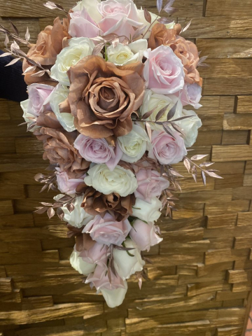 Shower bouquet rose gold & pink & ivory roses