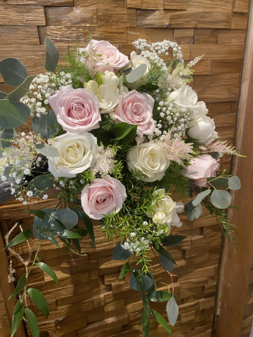 front facing ivory rose sweet avalanche roses gyp eucalyptus