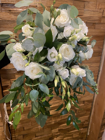 Ivory roses lissianthus  with soft ruscuss trails
