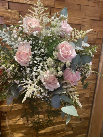 wild looking pink & white bridal bouquet