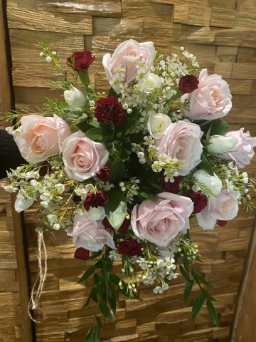 Burgundy & pink bridal bouquet Hogarths