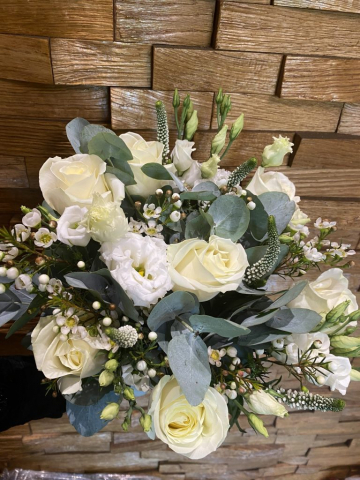 wild bridal bouquet ivory roses & eucalyptus & lissianthus & veronica