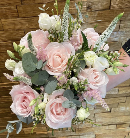 natural wild rustic wedding flowers foliage ivory rose  pink roses veronica lissianthus and green soft ruscuss eucalyptus hand tied bouquet