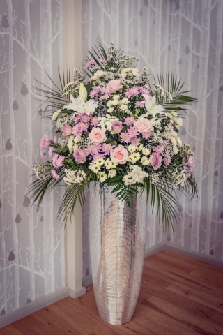 entrance flowers Pink white pedestal flowers hampton manor bling wedding