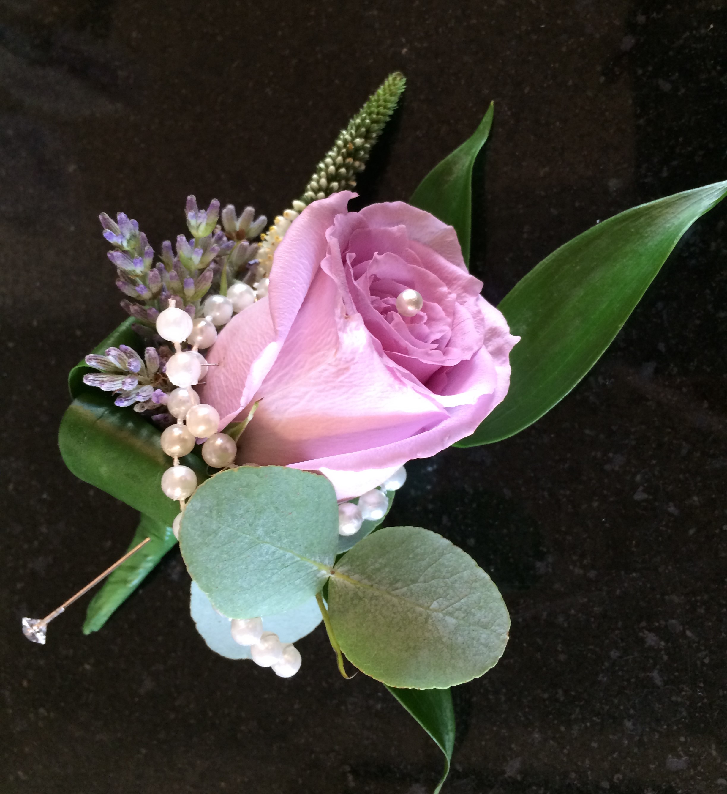 pearls with lilac rose