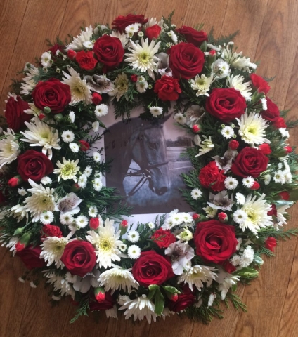 wreath with a horse racing design