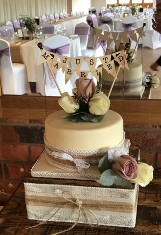 Rustic style Wedding Cake Flowers 3