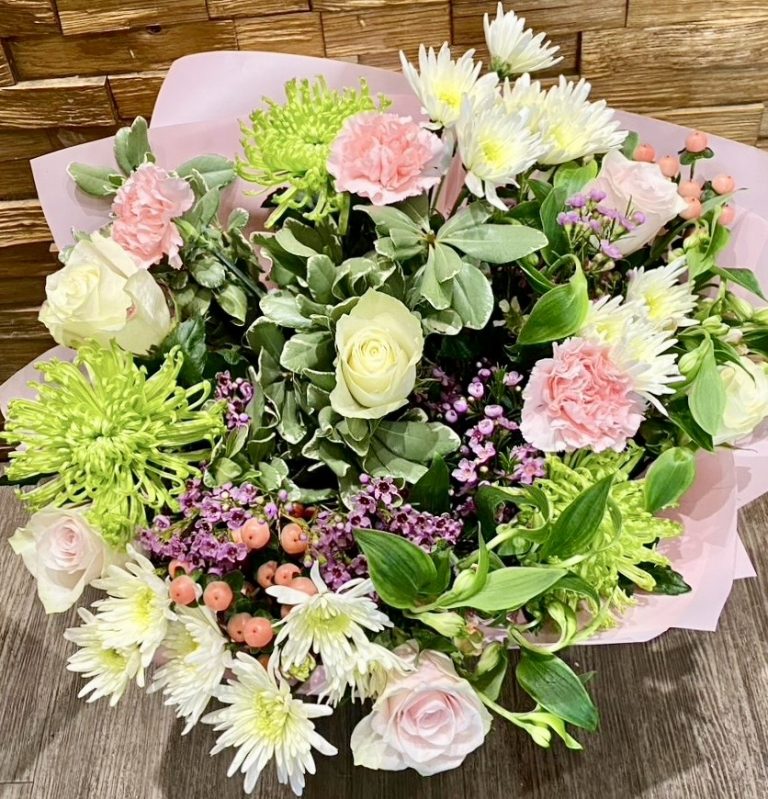 country fresh flowers local trusted florist redditch studley handtied