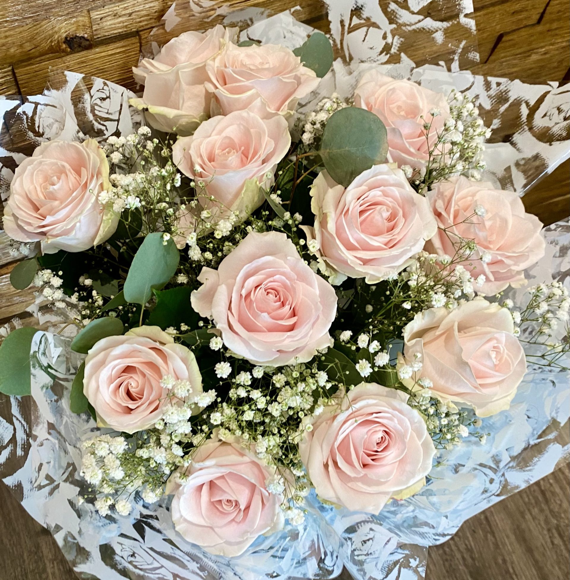 dreamy dozen roses