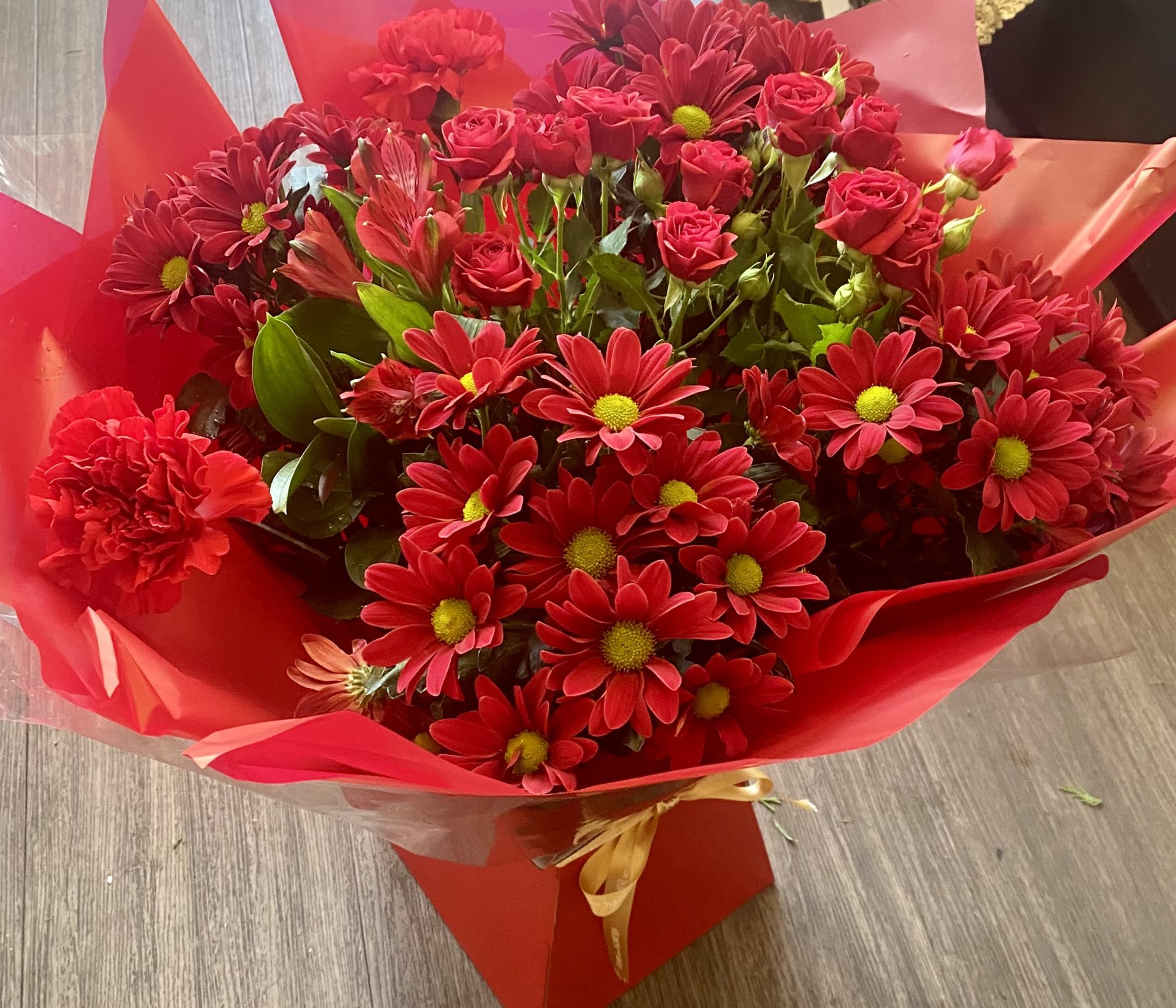 Christmas bouquet Beautiful tones of red flowers